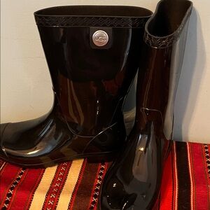 UGG Women's Gloss Black Rain Boots with Logo Accent